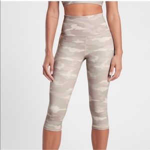 Athleta Elation Camo Crop Leggings size‎ 1X